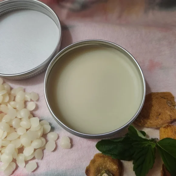 Handmade Lemon Peppermint Lip Balm - Picture 3 of 4